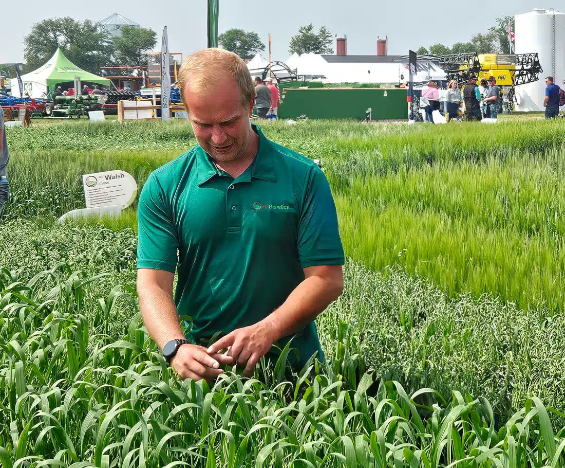 ABSeedGuide's tweet image. Open listening. Transparency. Collaboration.

Meet Everett Boots, @FPGenetics new Western Product Specialist — bridging research, retail, and the realities of seed selection.

“Farming must win,” he says — and he’s helping make sure it does. hubs.ly/Q03RCDdB0