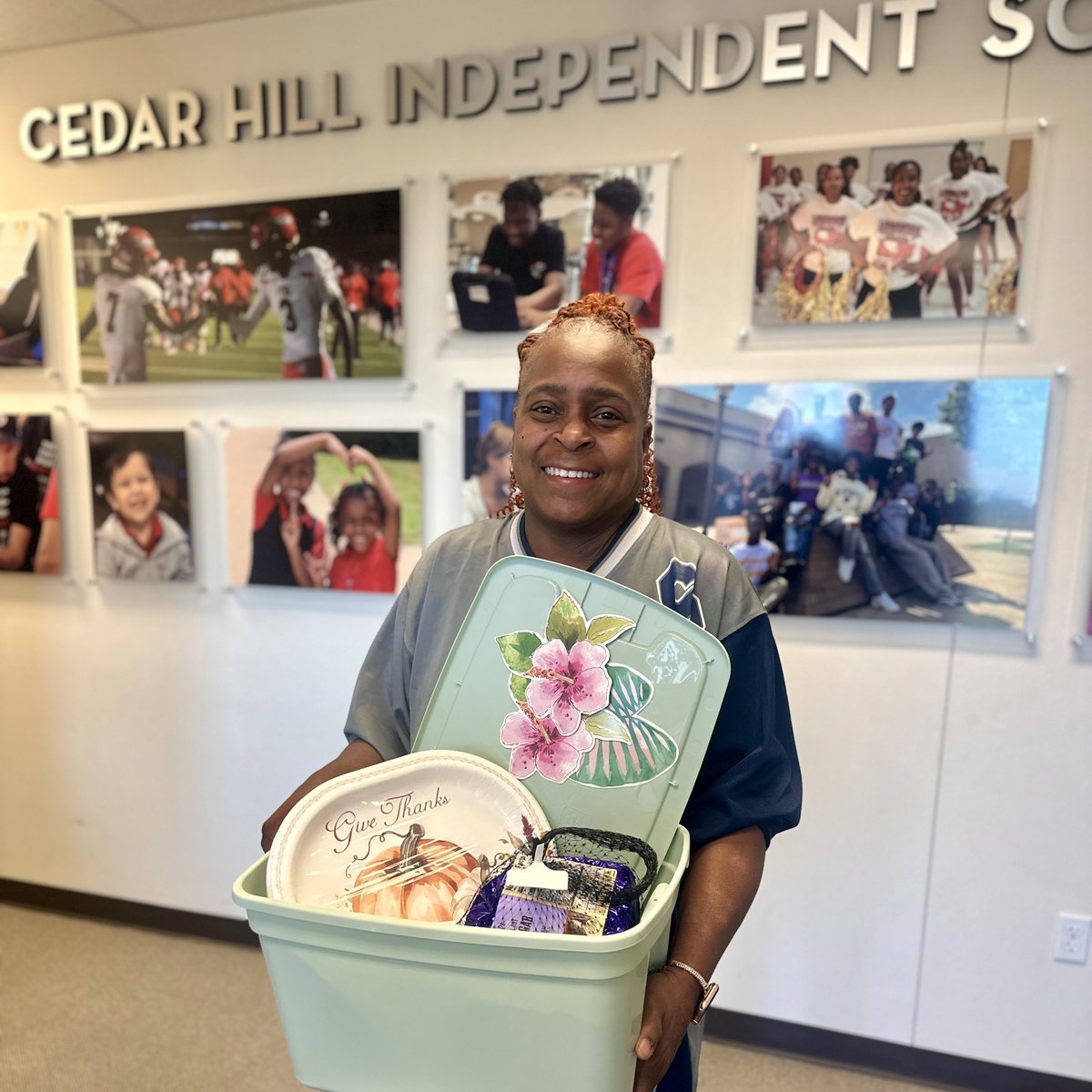 CHISDFACE1's tweet image. A huge thank you to the Cedar Hill Action Team and Central States Mfg., Inc. – Cedar Hill, TX for donating a beautiful Thanksgiving meal to one of our CHISD staff members! Your kindness and generosity truly make a difference. 
#CHISDExcellence #CommunityStrong #OneCedarHill