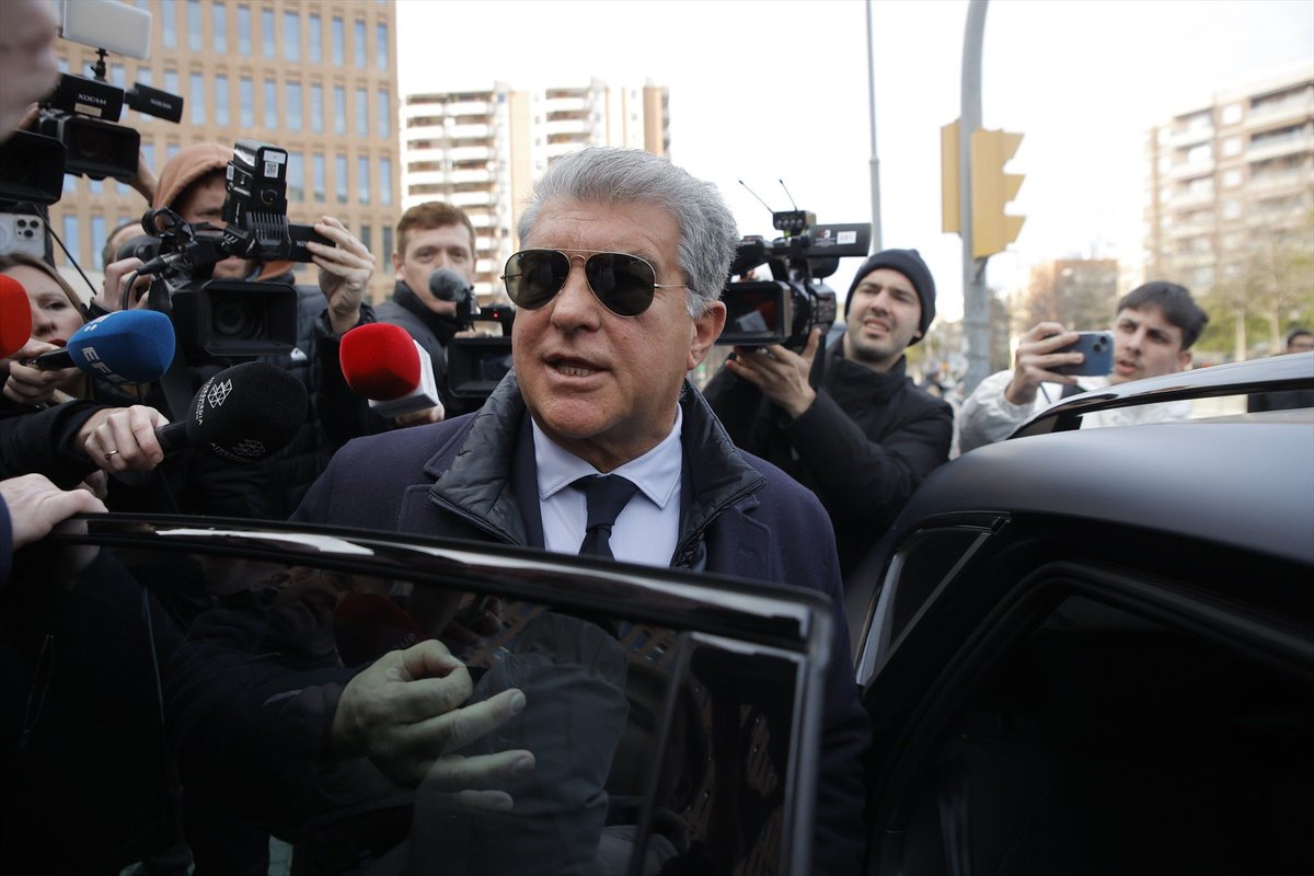 Última hora. Informa <a href="/AndreuRauet/">Andreu Rauet</a>. La Audiencia de Barcelona admite a trámite la querella contra Joan Laporta, Xavier Sala i Martín, Rafa Yuste y Joan Oliver por un presunto delito de estafa.

Ya hay en marcha 4 querellas por supuestas estafas en la gestión del Reus Deportiu.