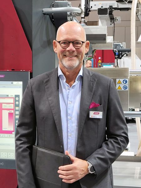 Wittmann Battenfeld: Generationenwechsel bei WITTMANN in Benelux - Mark Verveer ist neuer Geschäftsführer kunststoff-schweiz.odoo.com/r/rKt