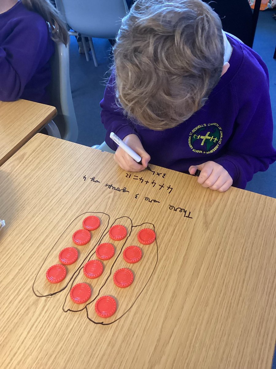 In maths today, Year 3 used counters to create arrays. The children really enjoyed it, especially when they were allowed to write their calculations on the table. 🧮 #findingthelight #flourishingcommunties <a href="/stchris_trust/">St Christopher’s Trust</a>