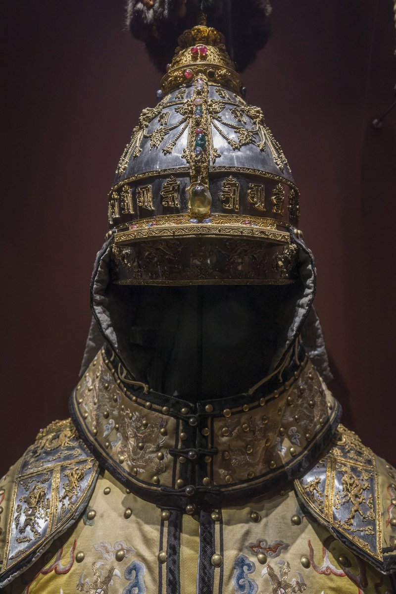 sainimatic's tweet image. The single biggest level up tip I know in art is to look at reality, not at other media. You want to make a cool gritty cyberpunk alley, look at actual alleys, not at Blade Runner. To design an armor, look at real historical armors, not at fantasy films. Go to the source.