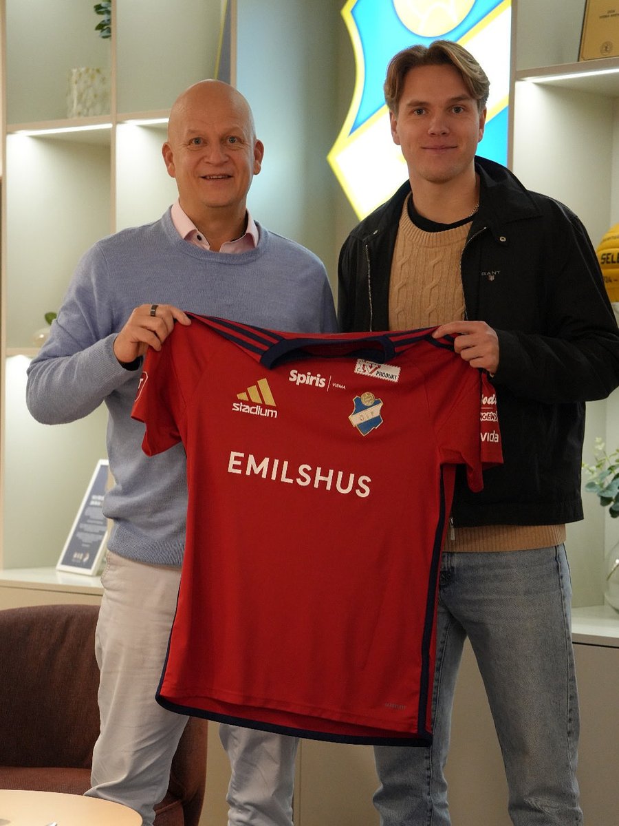 LighthouseFBall's tweet photo. Aapo Mäenpää signed a multiyear deal with @OstersIF . Past four year Finland u21 international play at @ilvesfootball1931. Lycka till Aapo! @Veikkausliiga https://t.co/fUqTtCLdEw
