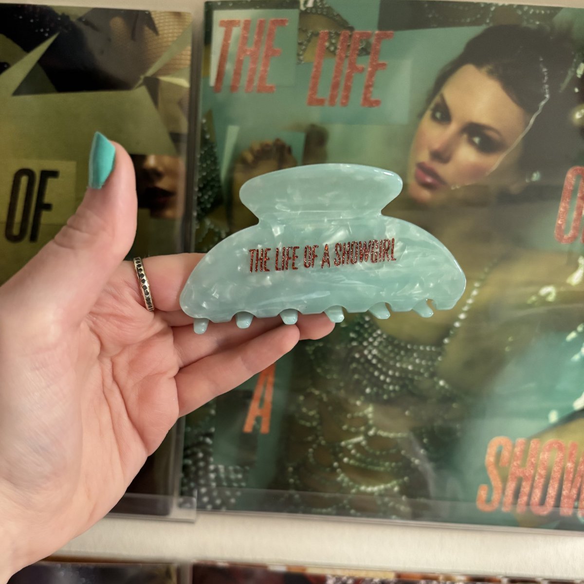 a cute little hair clip to add to the collection 🥹 #AcousticPianoCollection