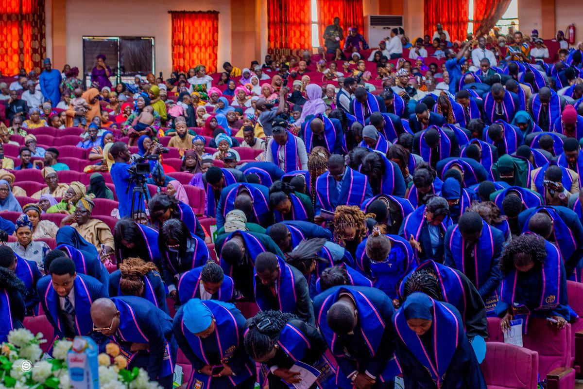 UnilorinNGR's tweet photo. 👉🏼 https://t.co/gMzWU6pZIm
#AureamGeneris | #UNILORIN | #BetterByFar🎓 | #NewDoctors | #UNILORINat50 https://t.co/lSAsQSrShb