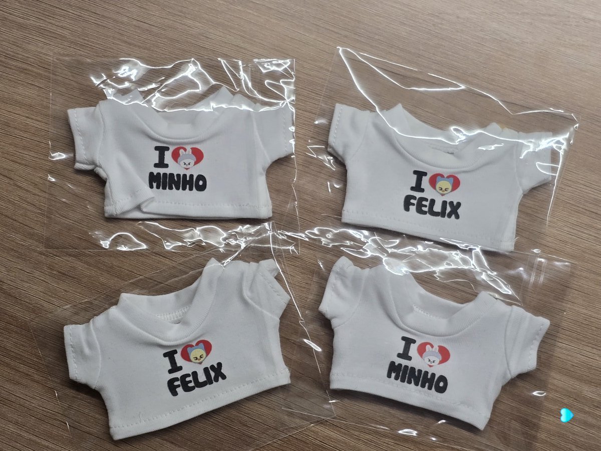 스키즈 뚜잇뚜잇 신선놀음 컴백 기념 소소한 ✨RT 이벤트✨
콩키주 or 스탠딩스키주용 I LOVE 티셔츠
냥냥라차를 좋아하시는 두분🐰🐥드려여 !(반택본인부담)

❣️당발 11/19 오후3시25분❣️