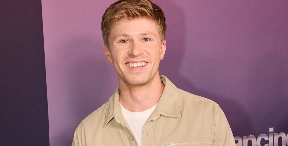 Soap_Hub's tweet image. Why Are DWTS Fans Invested in Robert Irwin&apos;s Love Life? soaphub.com/entertainment/…