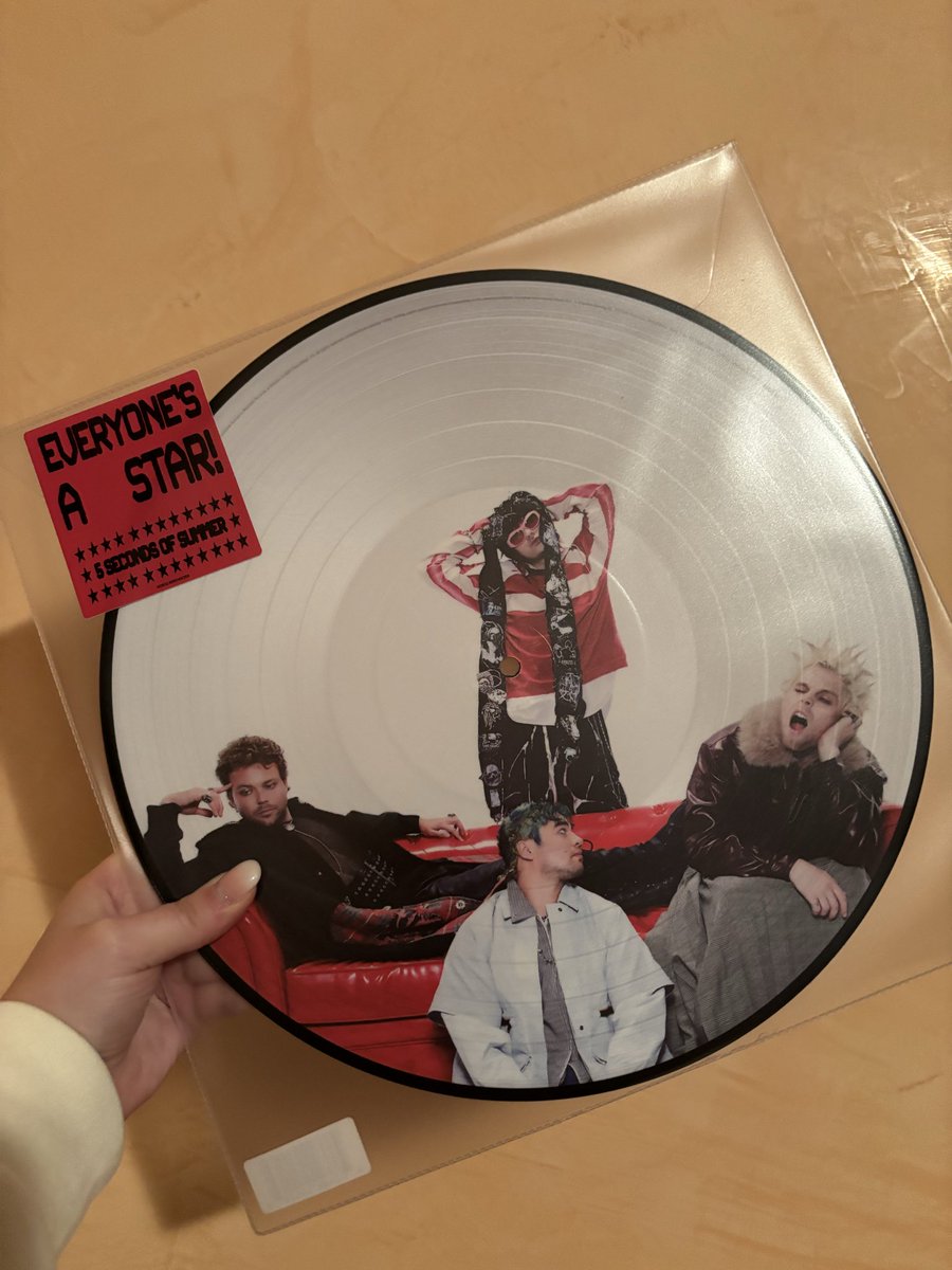 memyselfanduh's tweet photo. Honestly? SLAY 💅 @5SOS https://t.co/gAO2cpTXzj