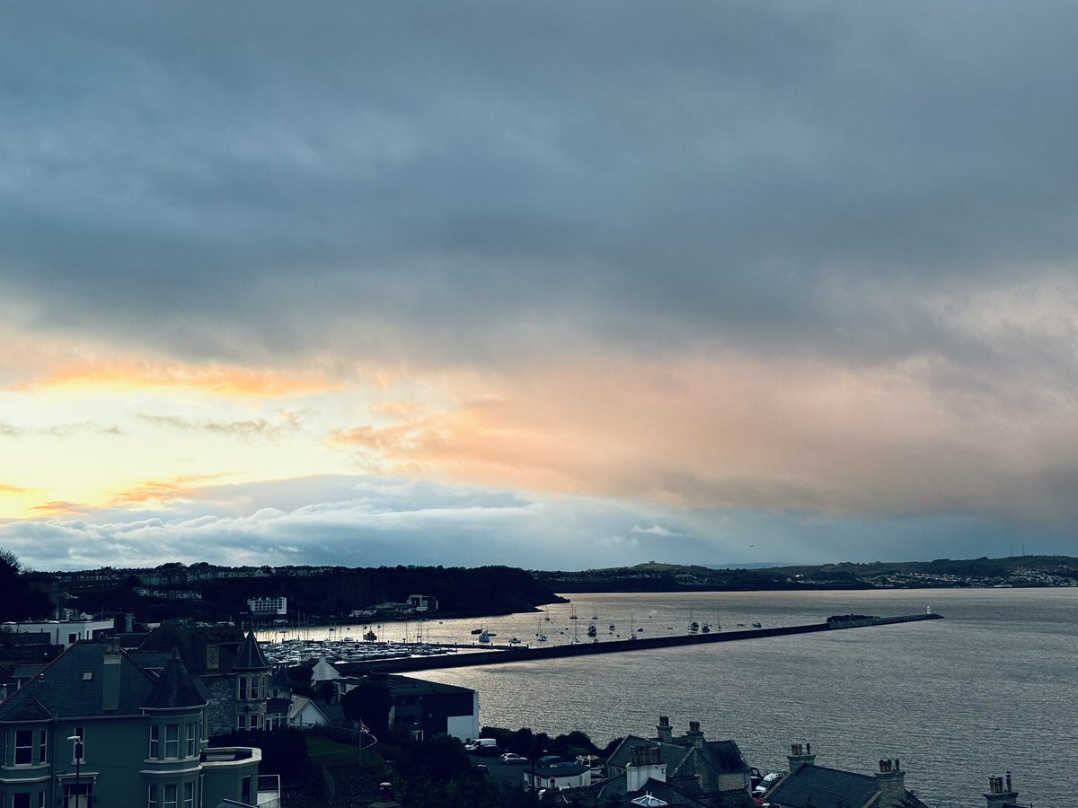 Brixham's tweet image. #picoftheday Don’t you just love Brixham!