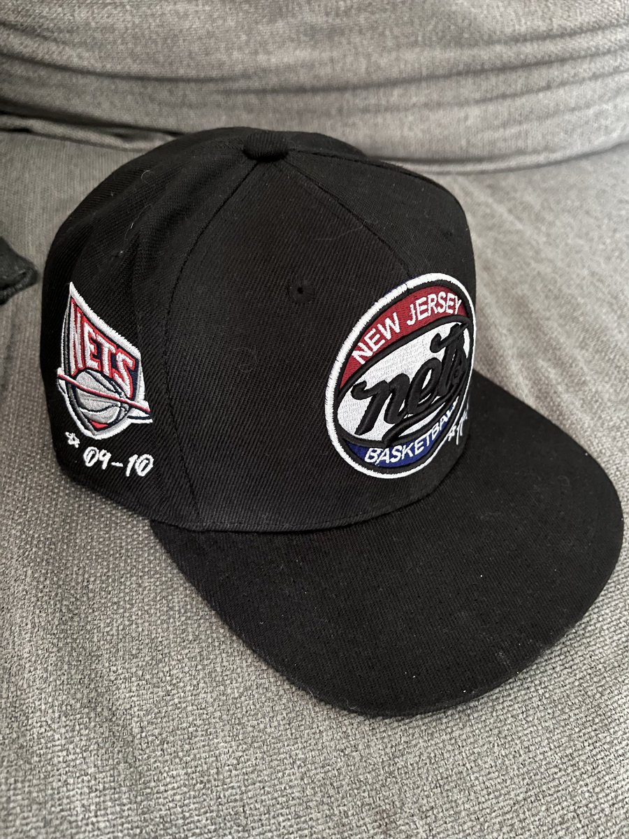 Muzixndmd's tweet image. #NetsCapOfTheDay
I called this “The Ben Simmons” cap. Simmons was filmed, wearing this cap as he was sitting on the.#Nets bench when he joined the team and was recovering from an injury.
#NetsLevel  #NetsOnYes #UnitedBikeCaps #LidsLoyal a different Nets cap every game.