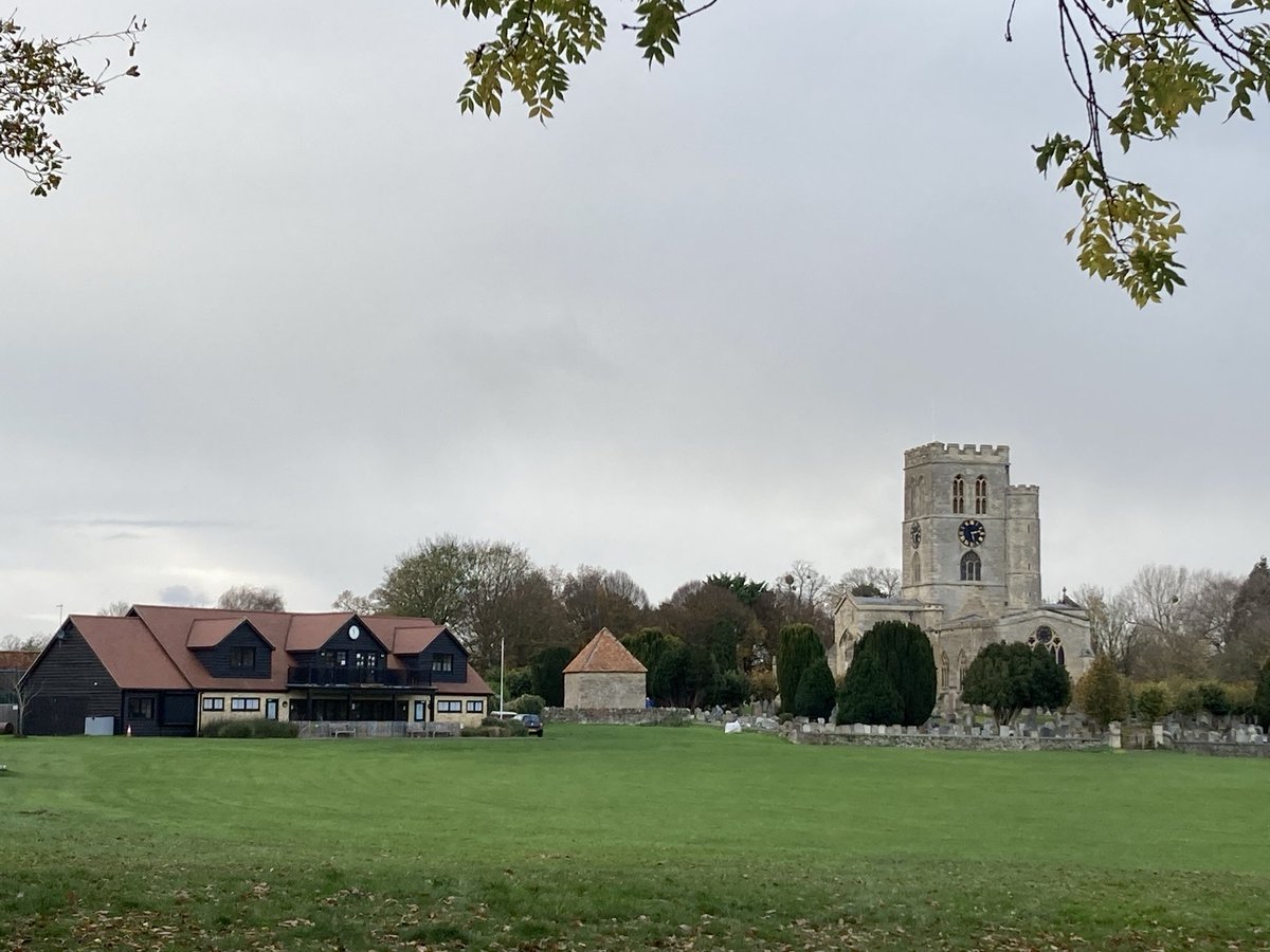 TimHarp89114041's tweet photo. Parish church with cricket field and clubhouse next door. Throw in a pub and everything is as it ought to be. At the magnificent St Mary Thame (Oxon) today to lead a memorial service. https://t.co/iqLBSHhaLm