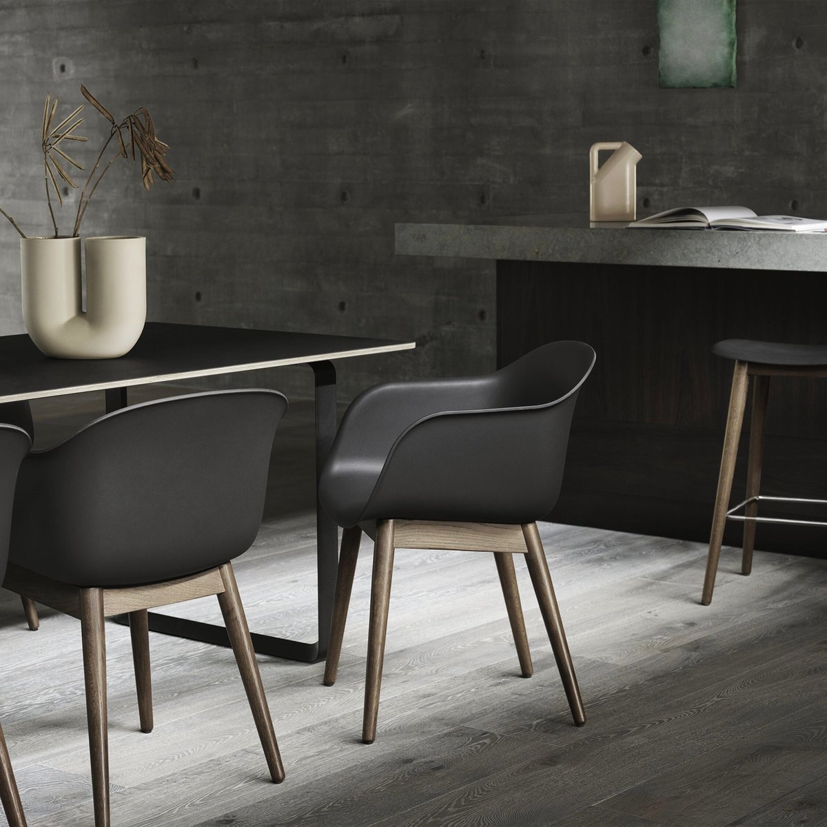 expertsatwork's tweet photo. Everyday cafés serve many roles: a meeting place, a work space, a quick refuel. Equip yours with furnishings that balance adaptability and design integrity.

Get inspired: https://t.co/avk8B3FGPn 

#CaféSpaces #MillerKnoll #AdaptableFurniture #MeetingSpaces #WorkSpaces https://t.co/YnXIVxnCNk
