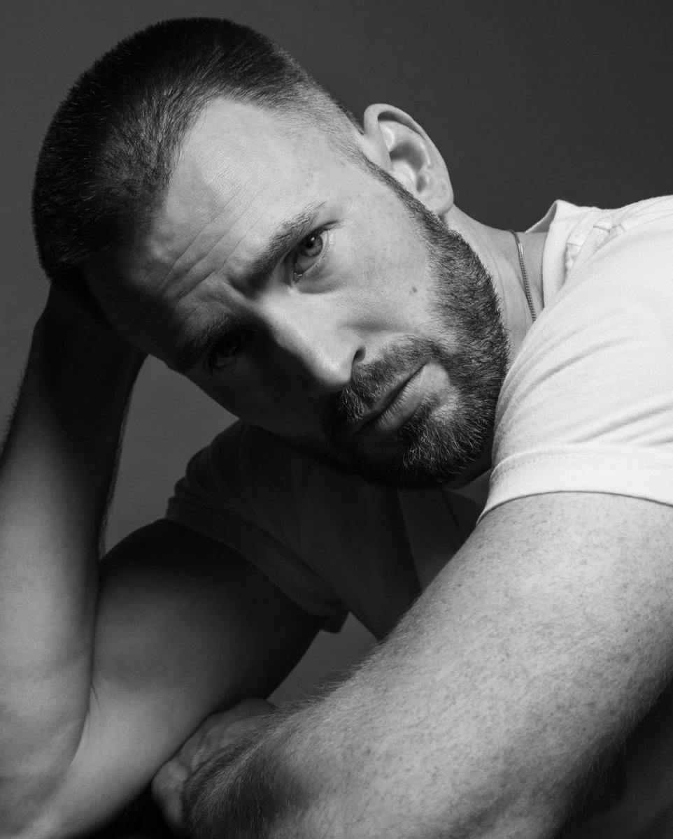 chrisevans's tweet photo. Chris Evans for V magazine, 2020. https://t.co/pt83kP4LBw