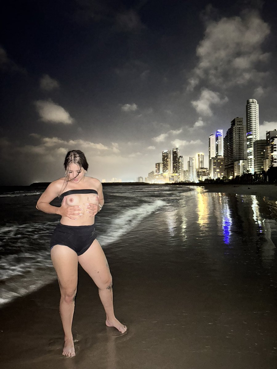 Sexo en la playa? 🤤  
#fypシ #hot 
Entra a mi vip 👇🏻
onlyfans.com/marianagcol