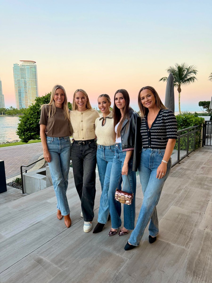 CaroWozniacki's tweet photo. Girls Night🔥✨ https://t.co/Iziqf1neV6