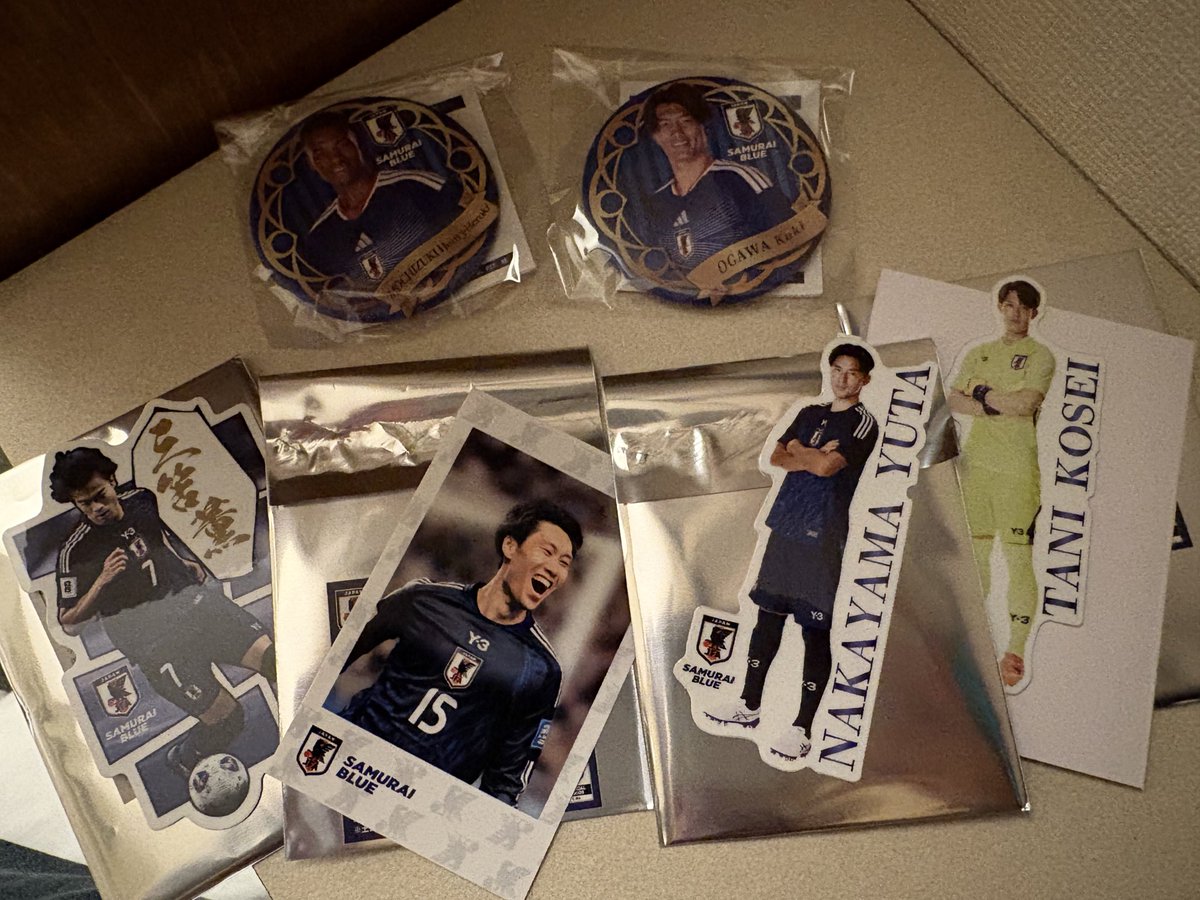 anton__04's tweet photo. 日本代表 ガチャ サムライブルー キリンチャレンジカップ 缶バッジ ステッカー 交換 中村敬人 #日本代表  #キリンチャレンジカップ2025  #ガチャガチャ

求）中村敬人
譲）画像 中山 鎌田 小川 谷 三笘 望月

郵送📮にて交換、買取可
中村選手何でも検討します！
お気軽にお声がけ下さい！ https://t.co/5R0VlSBSpR