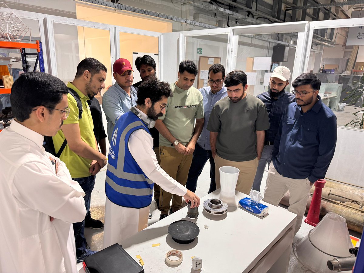 fabLab_kfupm's tweet image. سعدنا في نادي الفابلاب، وبالتعاون مع نادي الهندسة المعمارية، بزيارتنا لـ نمذجة (Namthaja) والتعرّف على عالم الطباعة ثلاثية الأبعاد وعيش لحظات ملهمة ولقطات مميزة من يوم مليء بالتعلّم واكتشاف التقنيات الجديدة والنقاشات المثرية مع الفريق. 🚀🖨️✨

#fablab #kfupm