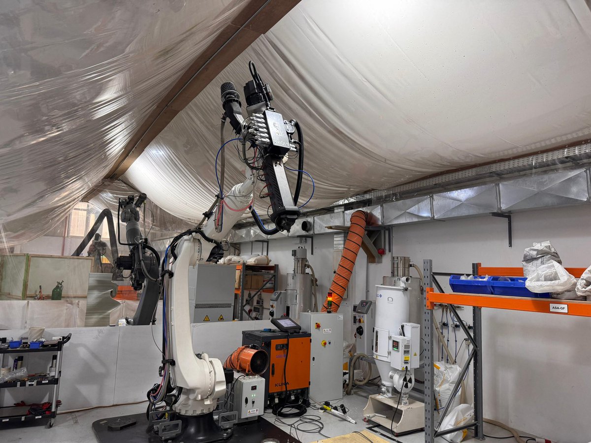 fabLab_kfupm's tweet image. سعدنا في نادي الفابلاب، وبالتعاون مع نادي الهندسة المعمارية، بزيارتنا لـ نمذجة (Namthaja) والتعرّف على عالم الطباعة ثلاثية الأبعاد وعيش لحظات ملهمة ولقطات مميزة من يوم مليء بالتعلّم واكتشاف التقنيات الجديدة والنقاشات المثرية مع الفريق. 🚀🖨️✨

#fablab #kfupm