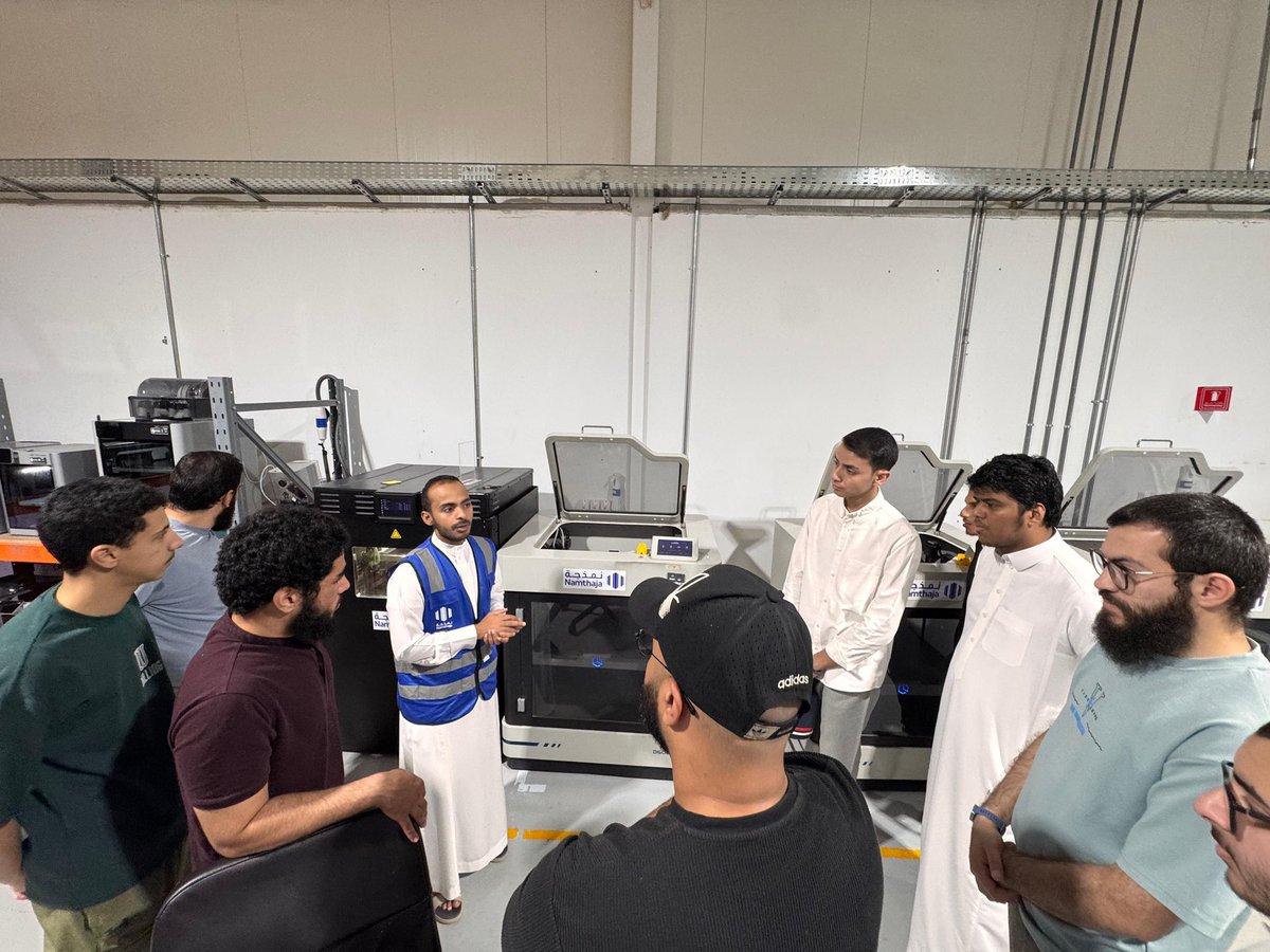 fabLab_kfupm's tweet image. سعدنا في نادي الفابلاب، وبالتعاون مع نادي الهندسة المعمارية، بزيارتنا لـ نمذجة (Namthaja) والتعرّف على عالم الطباعة ثلاثية الأبعاد وعيش لحظات ملهمة ولقطات مميزة من يوم مليء بالتعلّم واكتشاف التقنيات الجديدة والنقاشات المثرية مع الفريق. 🚀🖨️✨

#fablab #kfupm
