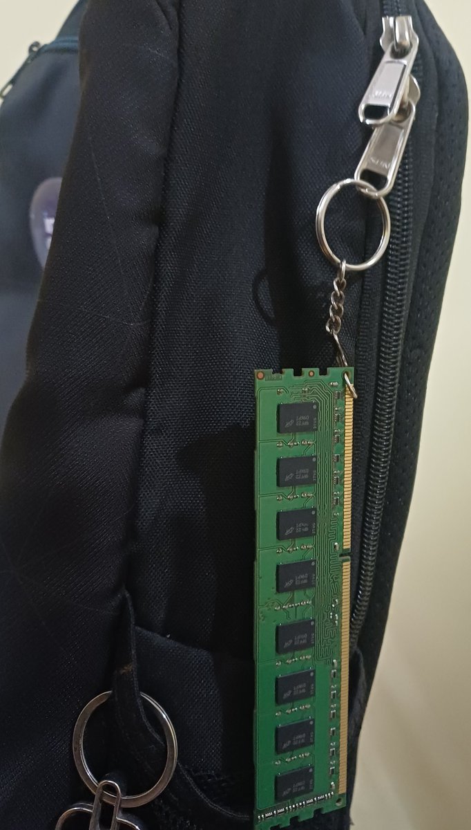 divyanshxcode's tweet photo. nice keychain isn't it😛 (its an actual ram btw) https://t.co/xyh0TgNE7I