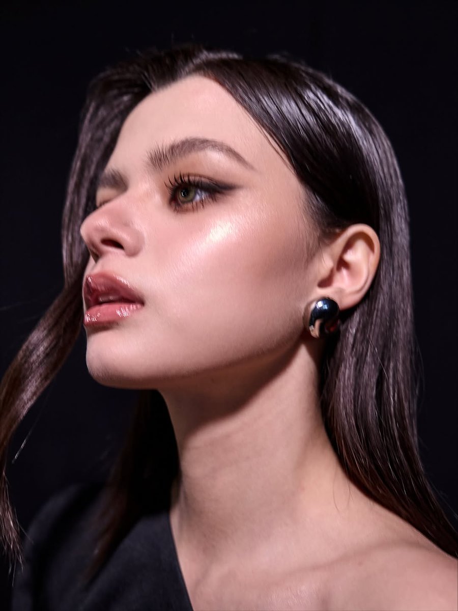 beckyfanclub05's tweet image. 📸 𝗜𝗚 : 𝗺𝗶𝗻𝗱𝗱𝗺𝗮𝗸𝗲𝘂𝗽

🔗instagram.com/p/DRMjg7xEiR4/

#BeckyxSilhouetteEFW2025 
#EFW2025 #SeeYouAtTheTent 
#ELLEThailand #EFW25ATICONSIAM
#beckysangels #BeckyArmstrong