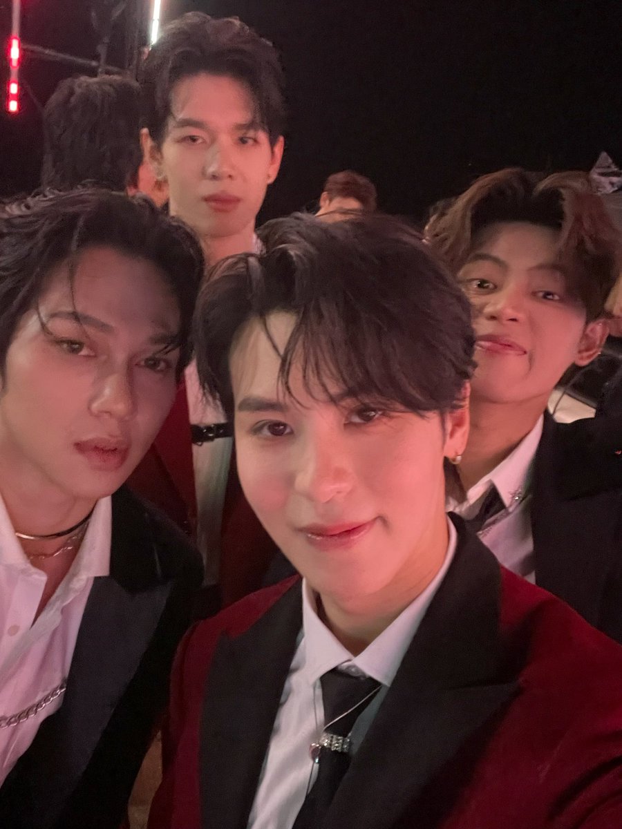 cheetah_ptpat's tweet photo. กลับมาออนสเตจครั้งนี้ในฐานะBodyguard Teamรายการ #AMAZINGBOYTHAILAND ถือว่าได้มีโอกาสchallengeตัวเองกับรูปแบบโชว์ใหม่ๆโปรดักชั่นล้ำๆอีกขั้น ขอบคุณโชคชะตาที่ทำให้พวกเรา3คนได้มาอยู่ทีมเดียวกันนะ ดีใจค่ดที่ได้โชว์ร่วมกับเจลอีกครั้ง ถ้านี่ไม่ใช่การแข่งขันก็อยากเดด้วยกันให้มันจบๆไปเลย. https://t.co/8SnU1JGHZg