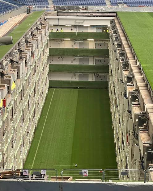 El partido de la NFL en el Bernabéu ha hecho que medio mundo flipe con la ingeniería española. Algo por lo que estar muy orgulloso y que podemos celebrar todos.

Para profundizar, aquí tenéis el especial de la revista de <a href="/ACHEtweets/">e-ACHE</a> que acaba de salir.

hormigonyacero.com/index.php/ache…