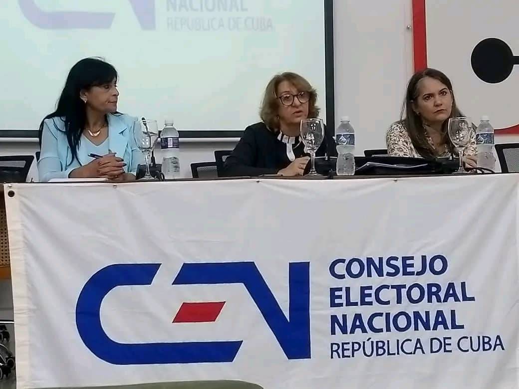 Se desarrolla, reunión del Consejo Electoral Nacional de #Cuba con la participación de los Presidentes y Vicepresidentes de todas las provincias. 
#JuntosPorLaDemocracia