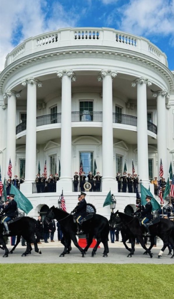 tmrrah9's tweet image. #تمرة💢|| الان🚨:

الجميع في إنتظار ولي العهد🇸🇦🇸🇦🇸🇦🇸🇦

#زعيم_الشرق_الاوسط