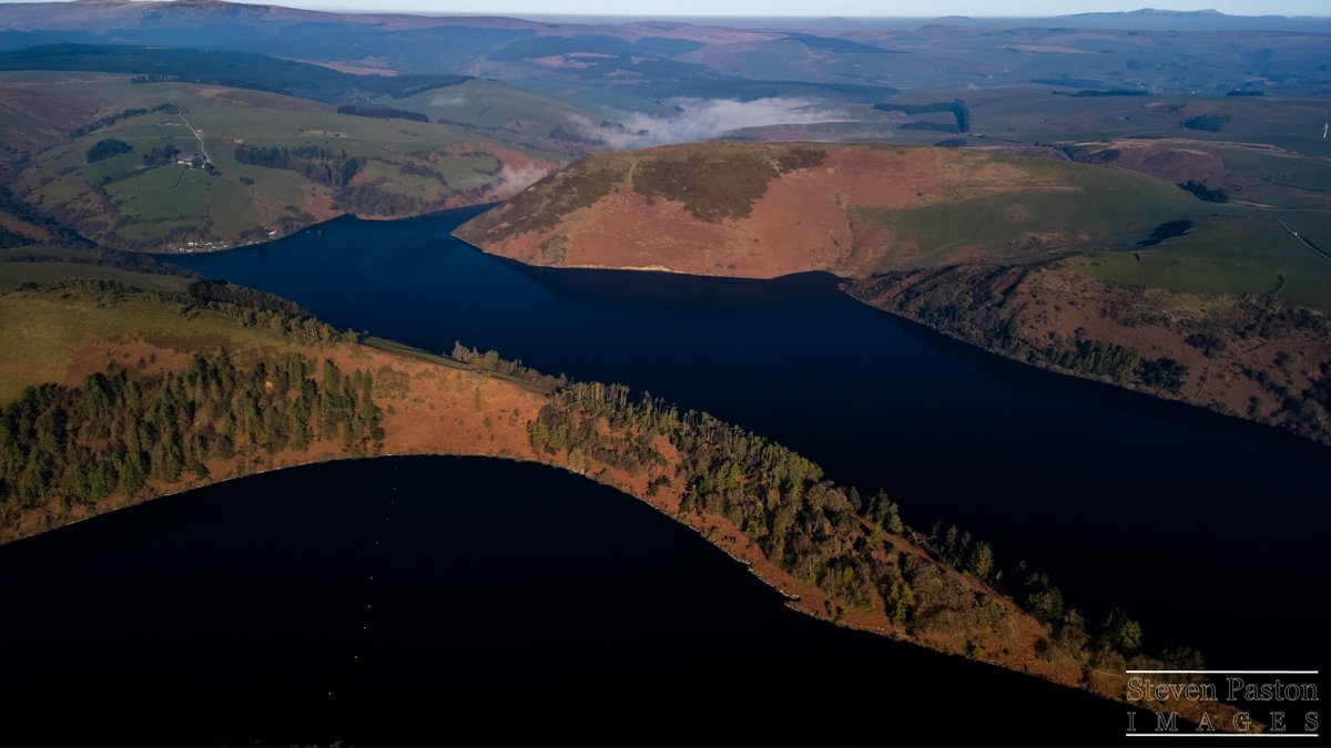 StevenPaston's tweet image. A view of Clywedog Reservoir Viewpoint in Wales on road trip back in April @DJIGlobal @StormHour #Mini3Pro