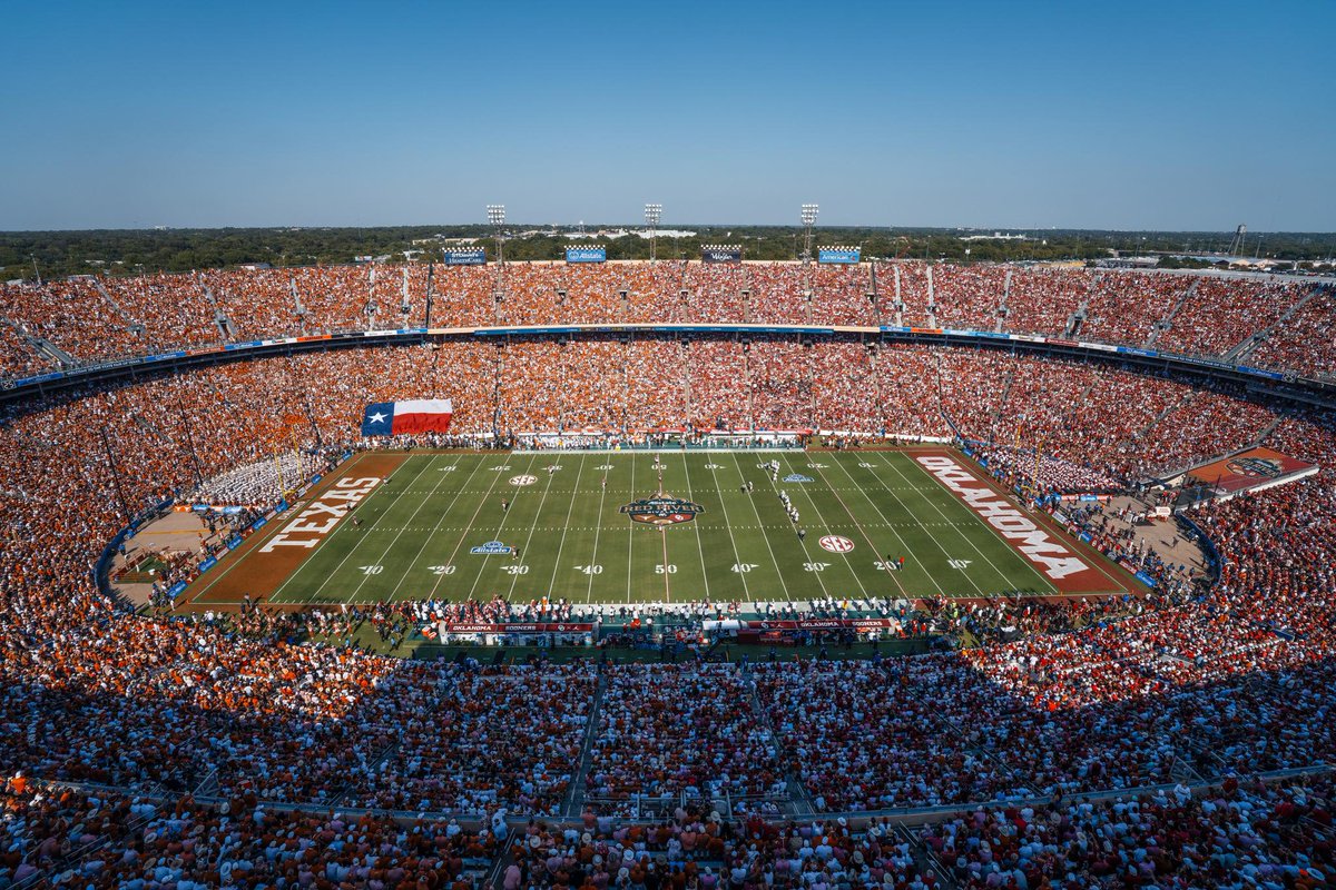 TifTufTurfgrass's tweet image. The #RedRiverRivalry at @CottonBowlStad is a big deal...and it all starts with having the absolute best playing surface. Proud to have #TifTuf certified bermudagrass on the field and thankful to the Prime Sod team (primesod.com) for delivery of such beautiful TifTuf to…