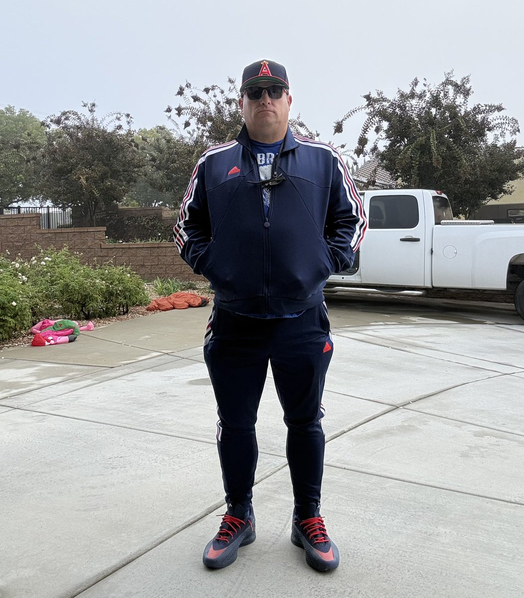 donthesavage190's tweet image. KOTD AE1 USA, Adidas red white and blue track suit and #Angels fitted. Have a great day #PINdejos