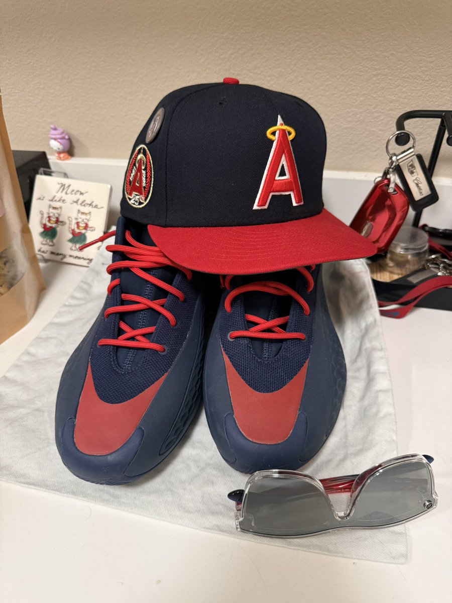 donthesavage190's tweet image. KOTD AE1 USA, Adidas red white and blue track suit and #Angels fitted. Have a great day #PINdejos