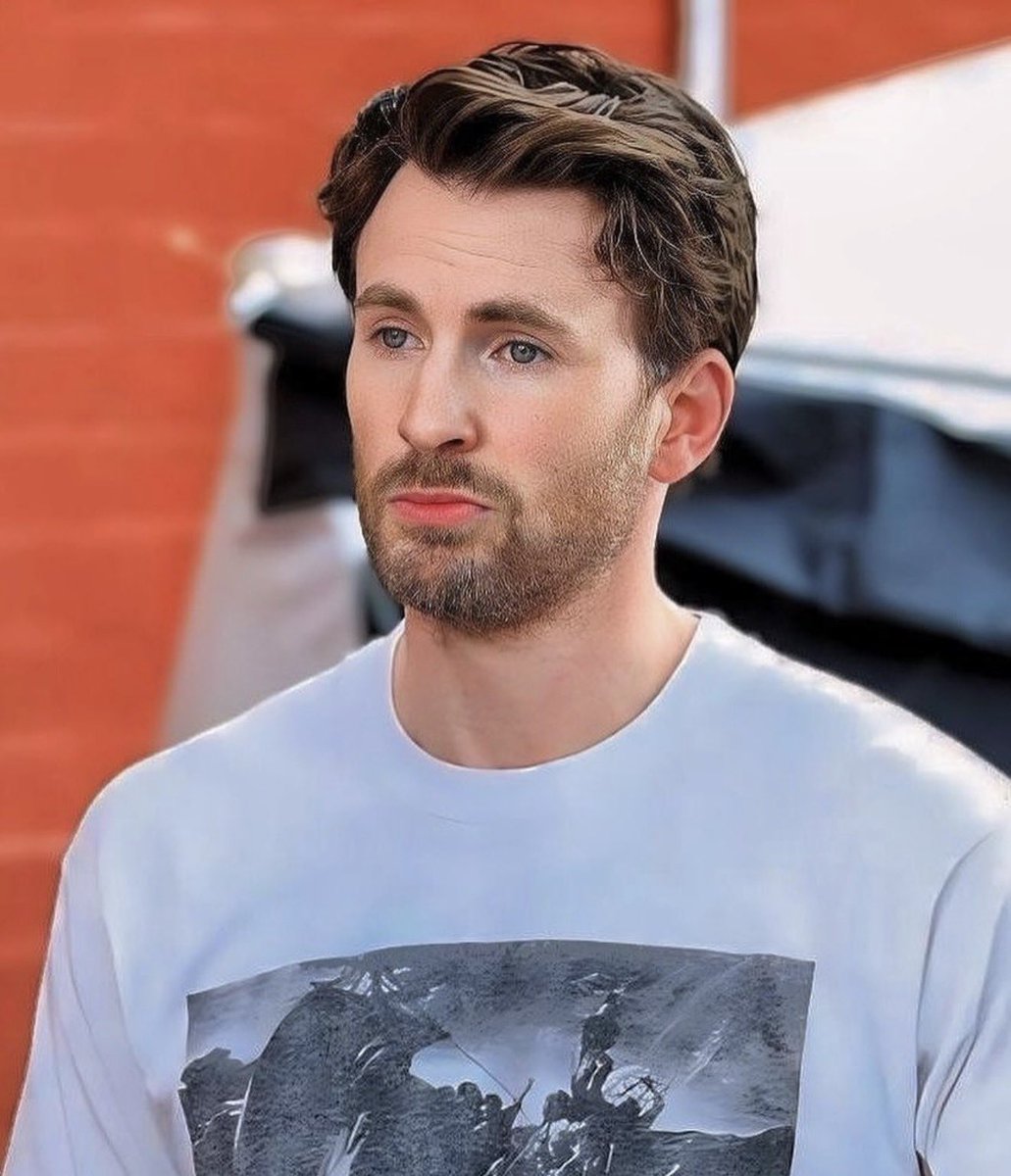 Chris Evans Photos tweet media