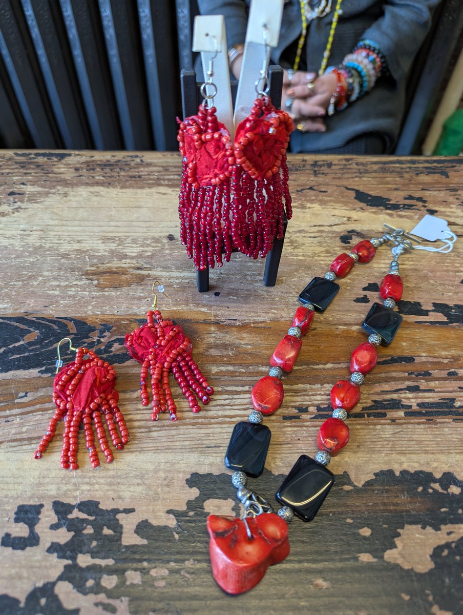 Make a statement with EWMA's red-inspired jewelry! 💖 Each piece is a celebration of bold spirit &amp; handcrafted artistry. 🌟 Visit us at 800 E Hastings St, Vancouver! 

💜 Support us: atira.bc.ca/ways-to-help/d…

#EWMAStore