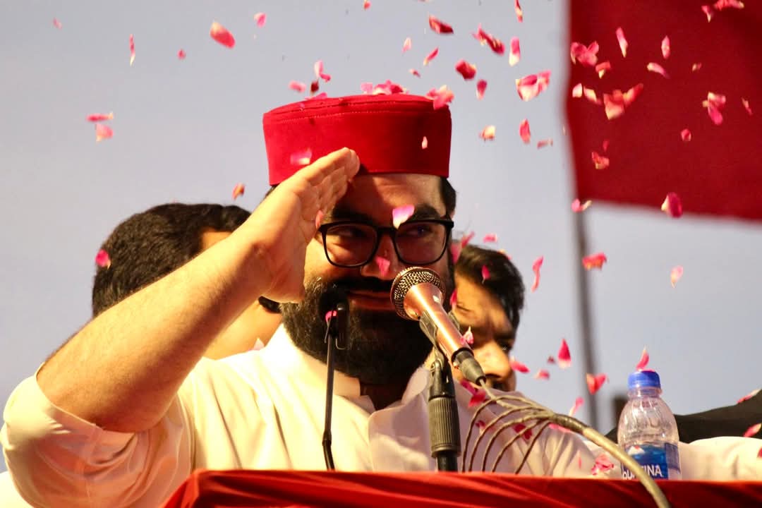 Muzzamilkh34922's tweet photo. زرکلن شی مشرہ 💞
#HBDAimalWaliKhan #AWK #ANPTheOnlyHope #awminationalparty #Muzzamilkhan https://t.co/knc4YgXh3Z