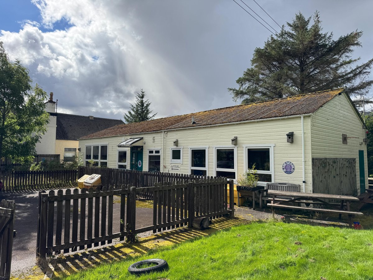 HighlandCouncil's tweet photo. For Sale - Former School
Kinlochewe
Offers in the region of £125,000

Full details: https://t.co/xAjSnW4wtO https://t.co/IsPVLHhWgw