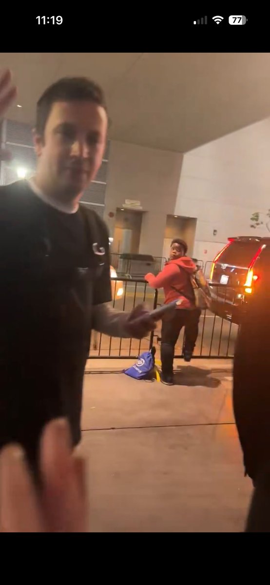 buterflysoup's tweet image. it’s important to me that we know our favorite lead singer is as chronically online as we all are