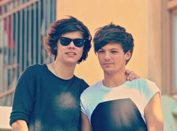 Rosann_1986's tweet photo. I can't confirm/debunk the tweet from Jay (she said it was hacked), however, I can document that the lovely picture she allegedly shared was not photoshopped.
Stockholm, in May 2012. There are a ton of pictures from that day. #1DFullContext
https://t.co/Z7Lbg33hw3 https://t.co/rzgZdhWdYb