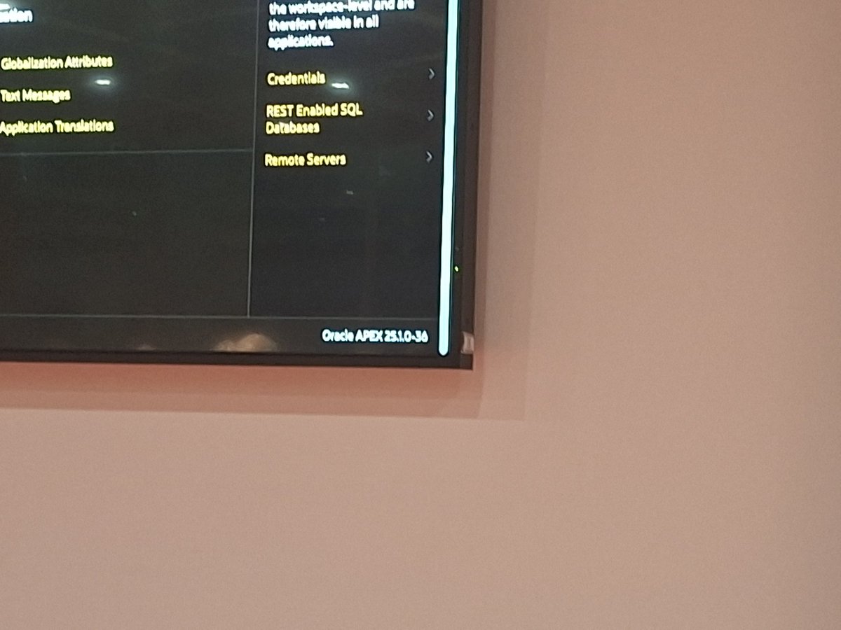 Matt_Mulvaney's tweet image. #orclapex 25.1.0-36 also spotted. 😕