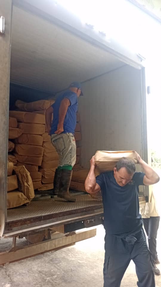 eterreroc's tweet image. Se inicia distribución  de leche en polvo para niños de 0 a 2 años correspondiente al mes en curso.
#IslaDeLaJuventud 
#SentirPinero
#PoderPopular