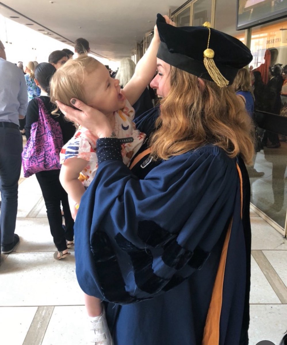 aliciaandrz's tweet image. &quot;Just look at the degree on that chick&quot;