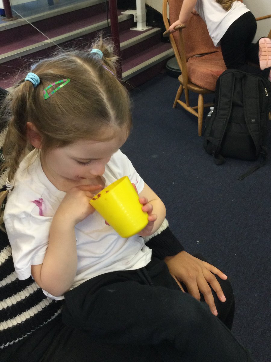StBenReception's tweet photo. We had a special visitor called Ben in today from Active Sefton. He told us all about eating healthily and made smoothies with us. https://t.co/zFcd418A3k