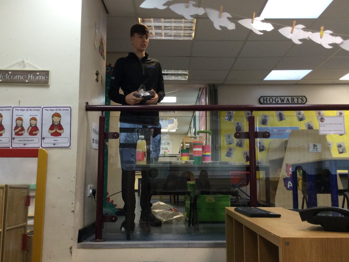StBenReception's tweet photo. We had a special visitor called Ben in today from Active Sefton. He told us all about eating healthily and made smoothies with us. https://t.co/zFcd418A3k