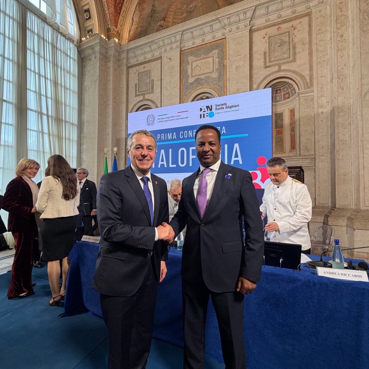 A margine della Conferenza dell’italofonia ho incontrato i rappresentanti di numerosi Paesi, tra i quali i ministri di #Romania, #Kosovo, #SanMarino, #Croazia, #Slovenia e #Somalia, nonché il direttore generale dell’#AIEA <a href="/rafaelmgrossi/">Rafael Mariano Grossi</a>. 

Un’occasione per ricordare l’impegno