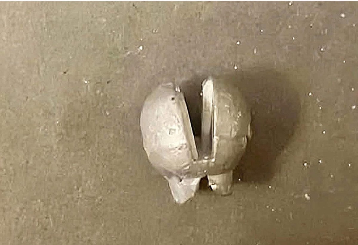 lippyent's tweet image. What the Heck is it? Hmm 😒 🤔?¿