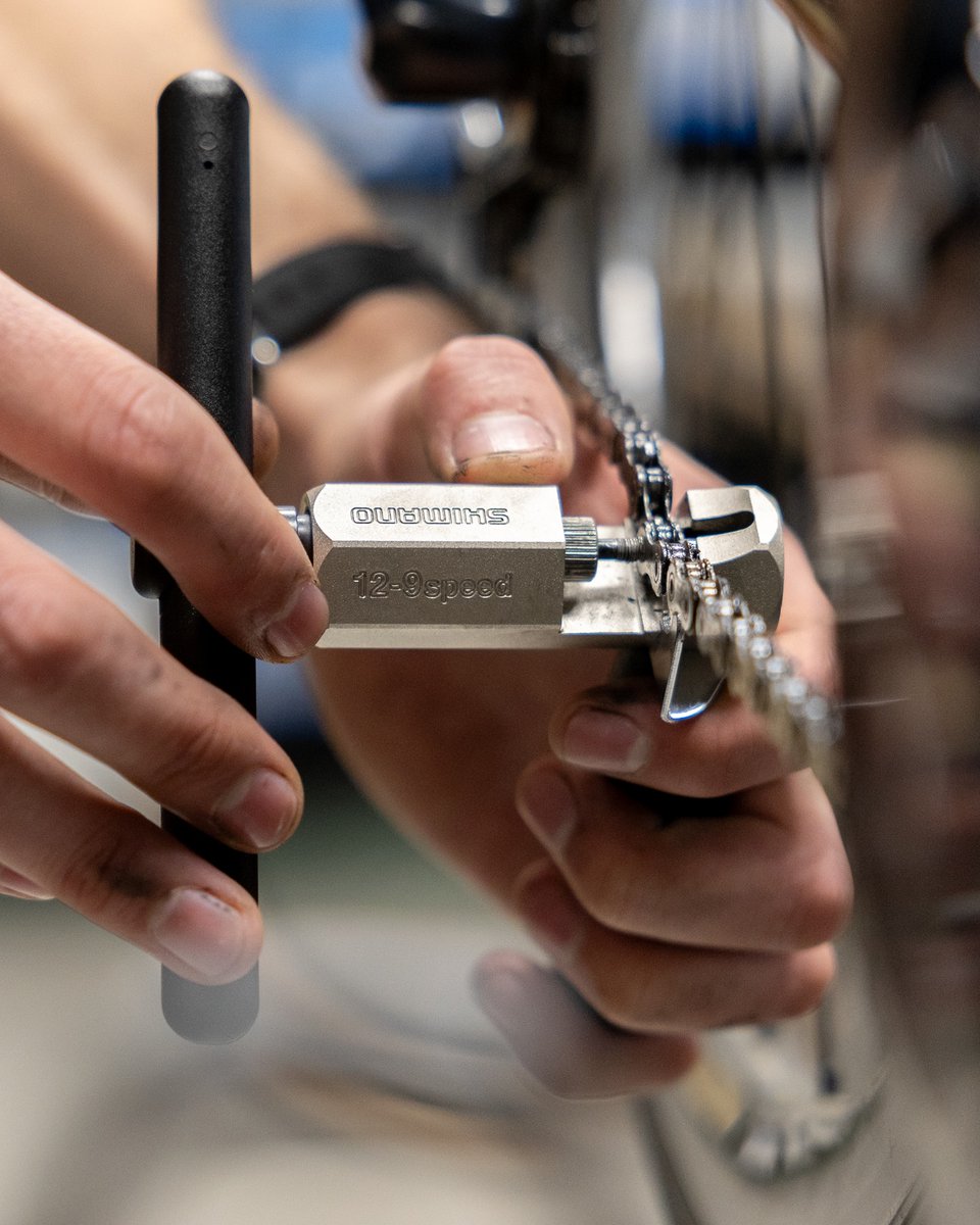 RideShimano's tweet image. A new chain. A new you. The transformative power of a fresh chain can inspire you to push your limits and achieve new milestones.

#ShimanoROAD #ShimanoServiceCenter