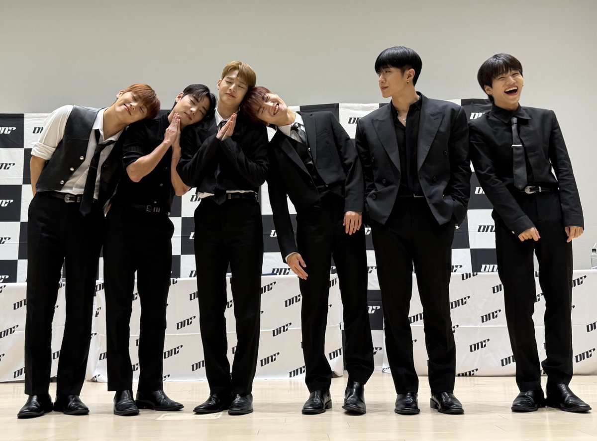 nm_0217's tweet image. 이사진 비하인드 ㅎㅎ 승준이는 JKB 때처럼 잠자면 좋겠다구 생각해서 
승준이는 입을 열어달라구 했어여 . 근데 눈도 같이 열어서 제가 눈은 감아야지 ! 하구 이렇게 되었어여 ㅋㅎㅋㅎ 재밌었따