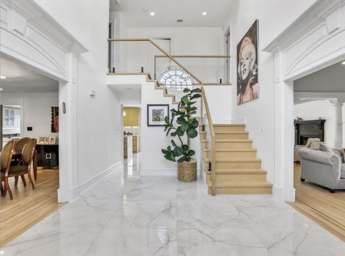 LeventerRE's tweet photo. House For Sale! 
13 Valley Forge Rd, Eatontown, NJ

This beautifully renovated 6-bedroom, 5-bath colonial offers over 5,000 sq ft of modern living space with a heated concrete pool and cabana. 

Please Text
Adele Cohen
917-575-1499
@leventerealestate on all Socials https://t.co/tCWwEdkOEN