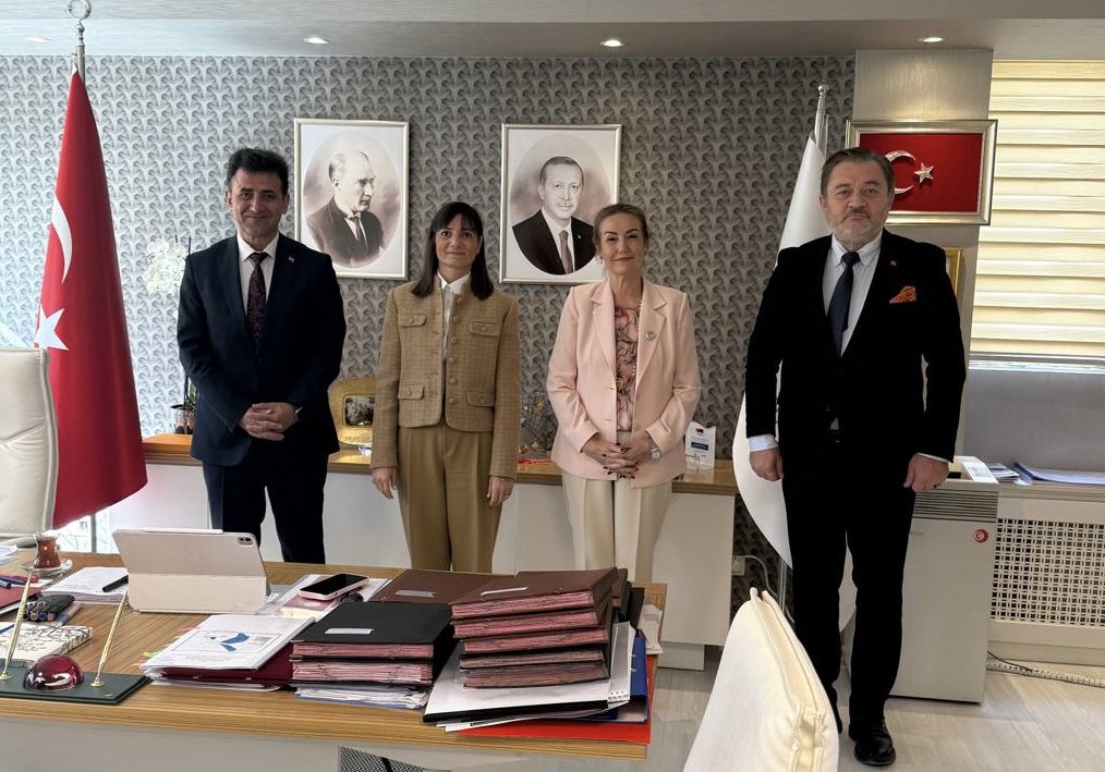 İlçe Başkanımız Sn. <a href="/NihatN_Koroglu/">Nihat Necati KÖROĞLU 🇹🇷🇵🇸🇦🇿🇵🇰</a> , İlçe Kaymakamımız Sn. <a href="/Ozlemgevrek/">Özlem Bozkurt Gevrek</a> ve İlçe Milli Eğitim Müdürümüz 
Sn. Ahmet Gürsel AVCI,

İlçemizde yatırıma alınacak yeni okullar ve inşaatı devam eden okullar ile ilgili olarak  Milli Eğitim Bakanlığı İnşaat Emlak Genel Müdürü Aynur Gökalp